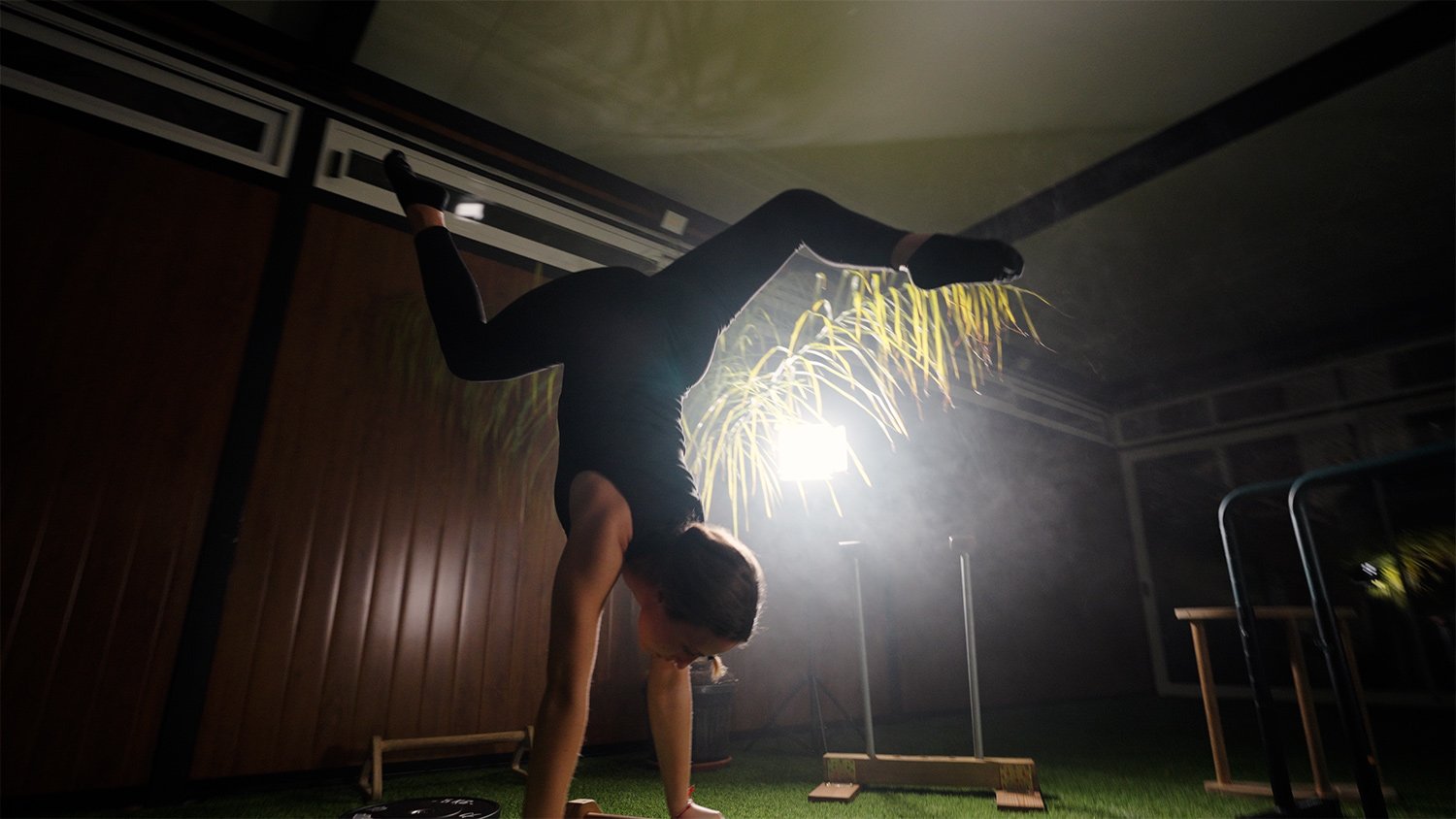 Handstand en Indogravity Studio